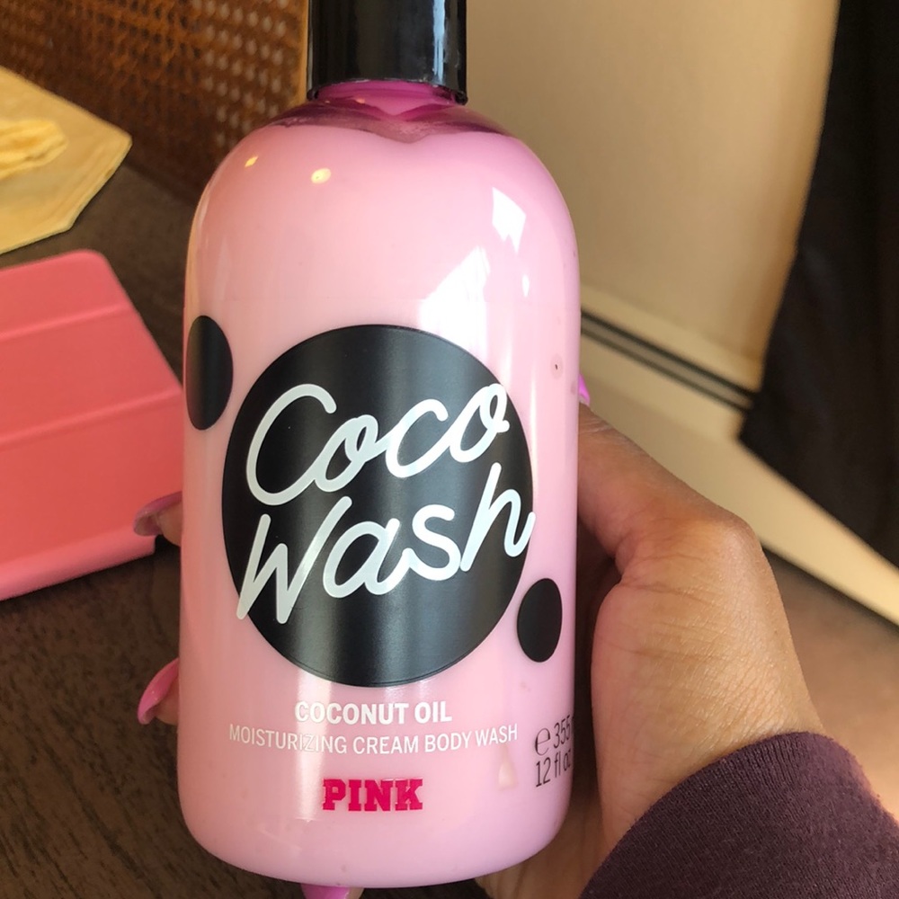 Moisturizing cream body wash